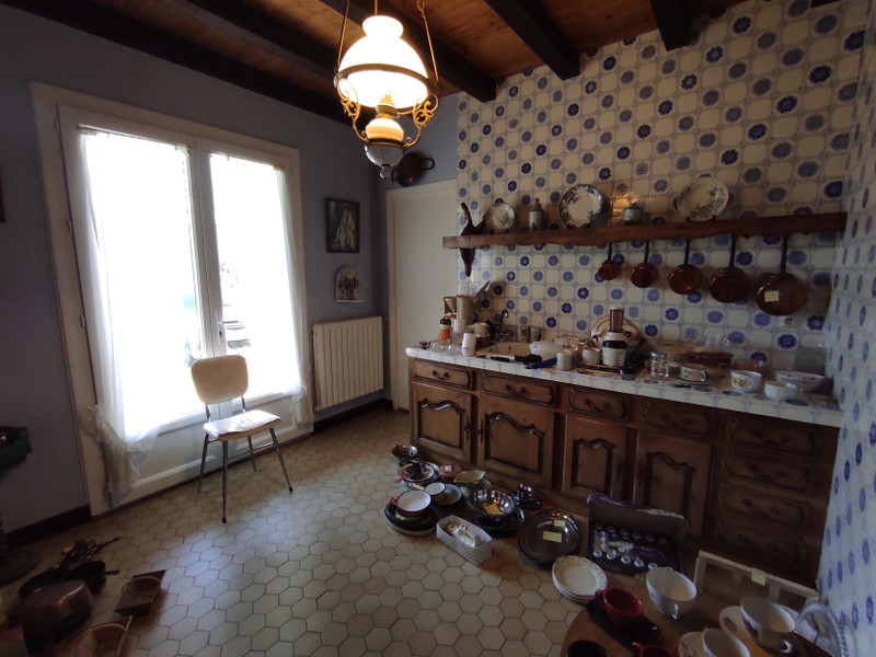 House for sale in ChampagneMouton Charente Village house with 5