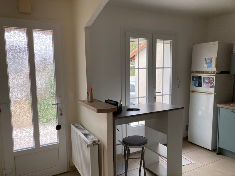 French property for sale in L'Isle-Jourdain, Vienne - €138,000 - photo 2