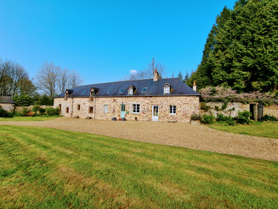 Maison à vendre à Saint-Pierre-des-Landes, Mayenne, Pays de la Loire, avec Leggett Immobilier
