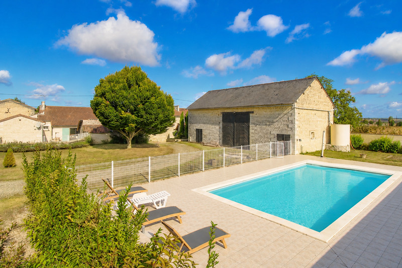 French property for sale in Dercé, Vienne - €475,000 - photo 1