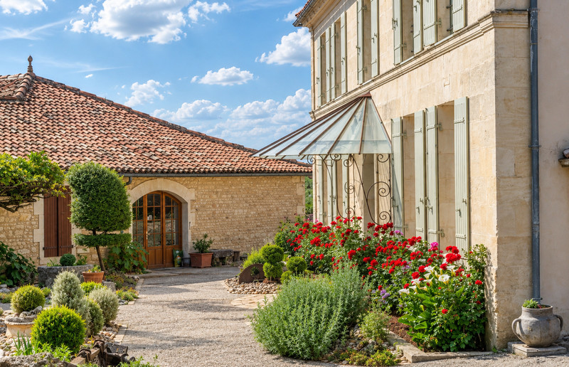 French property for sale in ST MAIGRIN, Charente-Maritime - €1,057,880 - photo 8