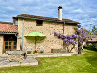 Maison à vendre à Saint-Sauvant, Vienne - 159.957 € - photo 1