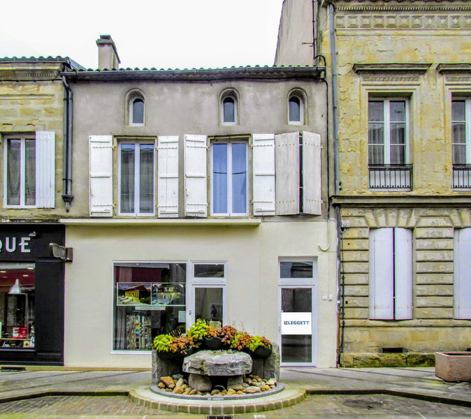 House for sale in MiramontdeGuyenne LotetGaronne Town House in