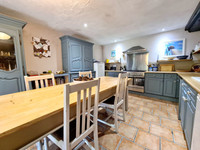 Maison à vendre à Saint-Berthevin-la-Tannière, Mayenne - 220.000 € - photo 2