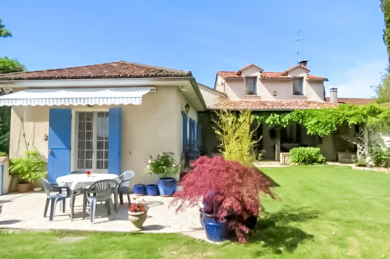 Maison à vendre à Saint-Martin-de-Ribérac, Dordogne - 378.000 € - photo 1