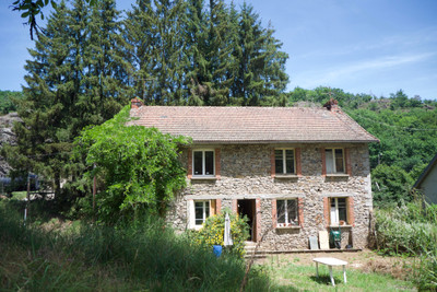 Maison à vendre à Vebret, Cantal, Auvergne, avec Leggett Immobilier