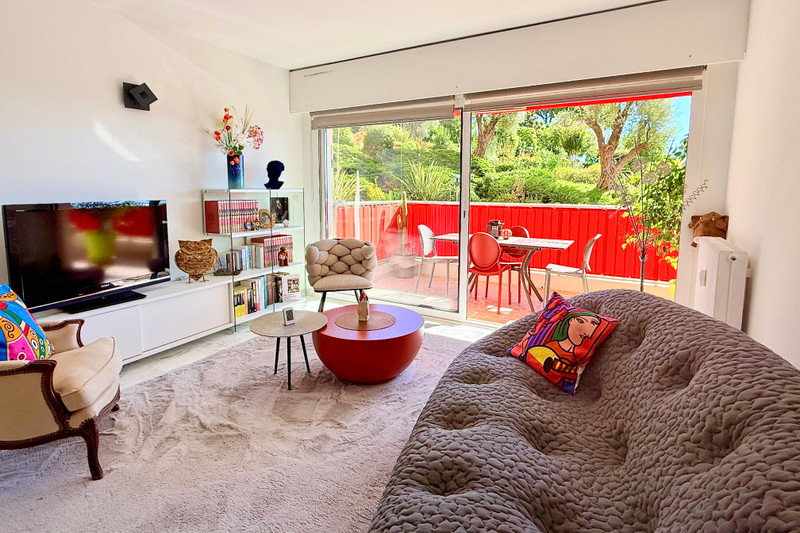French property for sale in Antibes, Alpes-Maritimes - €395,000 - photo 1