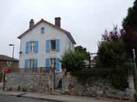 Maison à vendre à Montembœuf, Charente - 136.250 € - photo 1