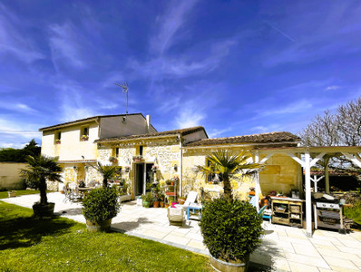 Maison à vendre à Teuillac, Gironde, Aquitaine, avec Leggett Immobilier