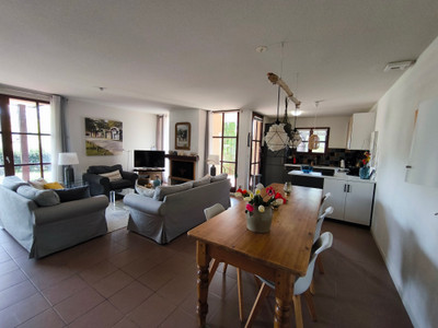 French property for sale in Salles, Gironde - €166,000 - photo 2