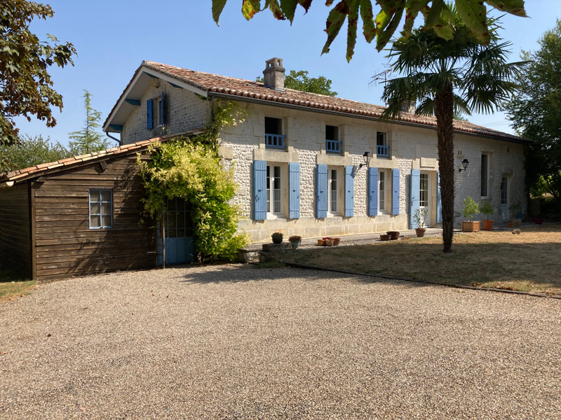Maison à Vibrac, Charente-Maritime - photo 1
