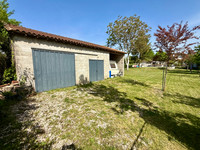 Propriété à vendre à Bonnes, Charente - 360 400 € - photo n°10