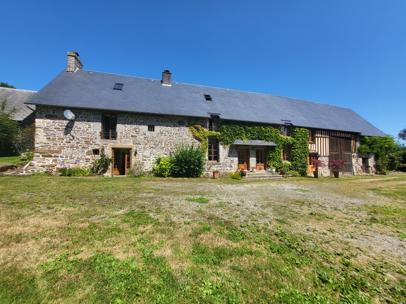 Maison à vendre à Barenton, Manche - 435.000 € - photo 1