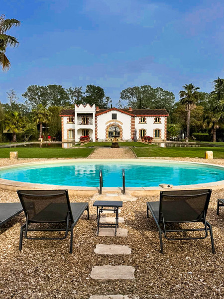 French property for sale in Arles, Bouches-du-Rhône - €1,390,000 - photo 0