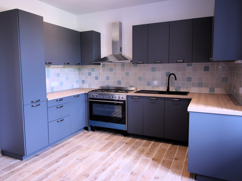 French property for sale in Saint-Coulitz, Finistère - €911,600 - photo 5