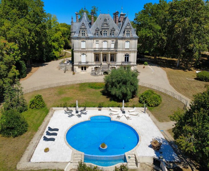 French property for sale in Jarnac, Charente - €3,286,000 - photo 9