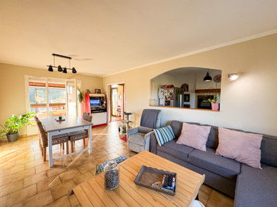 French property for sale in Violès, Vaucluse - €298,900 - photo 1