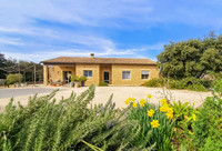 Maison à vendre à Vers-Pont-du-Gard, Gard - 579.000 € - photo 1