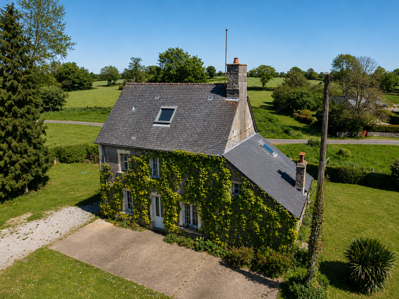 French property for sale in Rauville-la-Place, Manche - €256,800 - photo 0