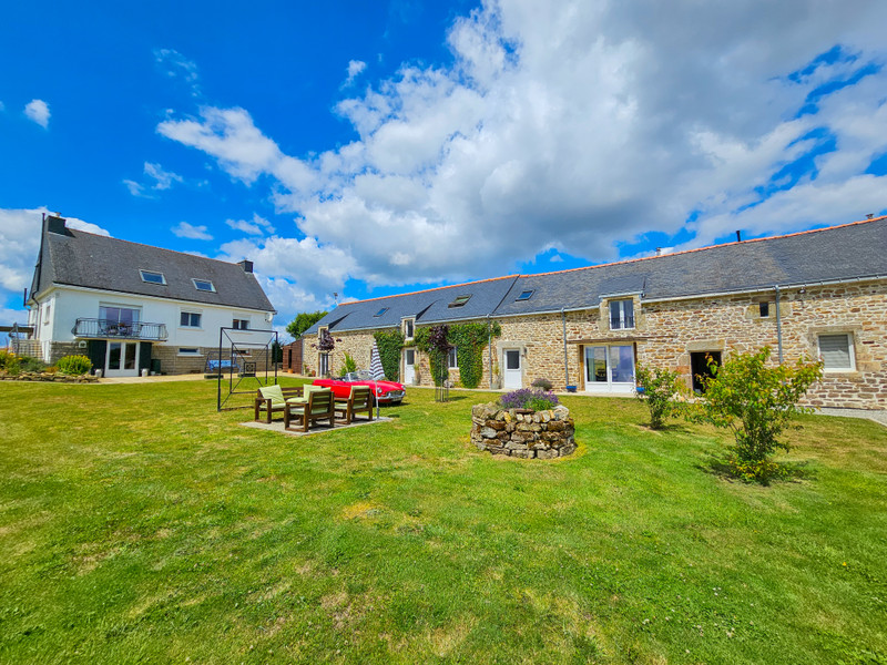 Maison à vendre à Baud, Morbihan - 617.000 € - photo 1