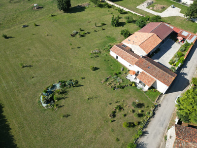 French property for sale in Bessé, Charente - €395,500 - photo 7