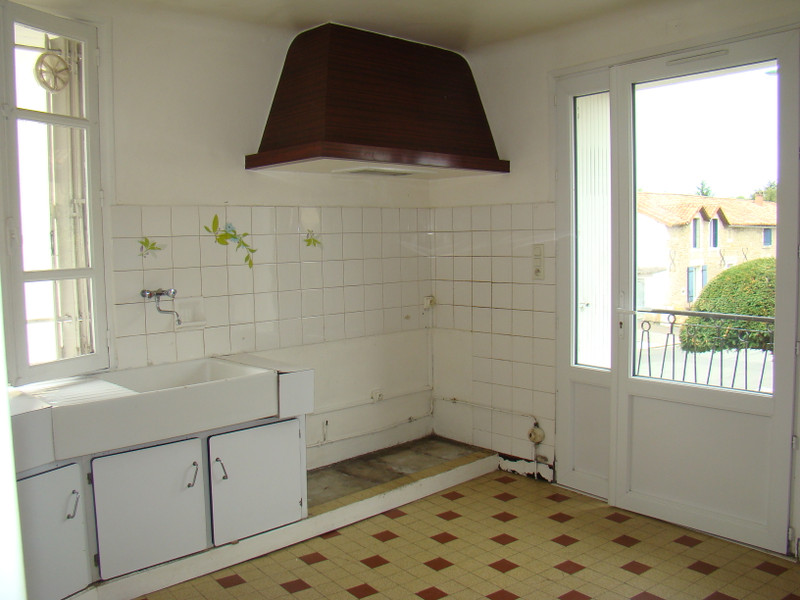 House in ChâteauGarnier Vienne Renovated 3 bedroom village house with basement and garden