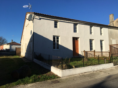 Maison à vendre à Clérac, Charente-Maritime, Poitou-Charentes, avec Leggett Immobilier