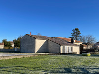 Maison à vendre à Saint-Fraigne, Charente - 181 440 € - photo 3