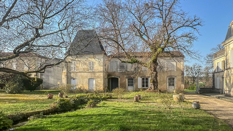 French property for sale in Cognac, Charente - €698,250 - photo 4