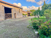 Propriété à vendre à Saint-Jean-de-Sauves, Vienne - 195 000 € - photo n°2