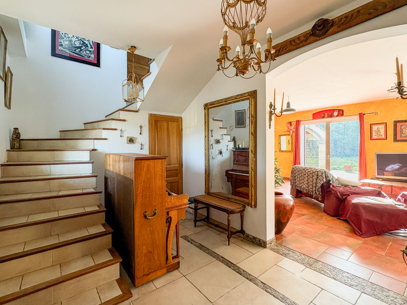 French property for sale in Trets, Bouches-du-Rhône - €1,260,000 - photo 4