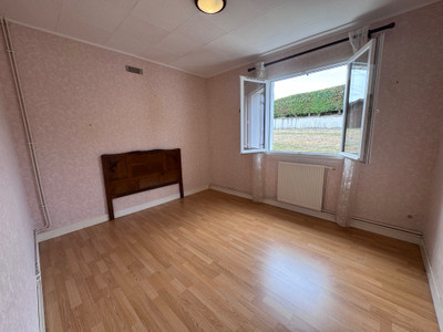 French property for sale in Saint-Séverin, Charente - €152,600 - photo 4