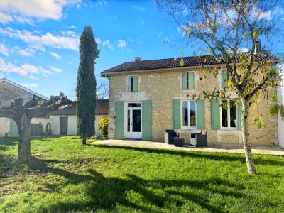 Maison à vendre à Chantillac, Charente, Poitou-Charentes, avec Leggett Immobilier