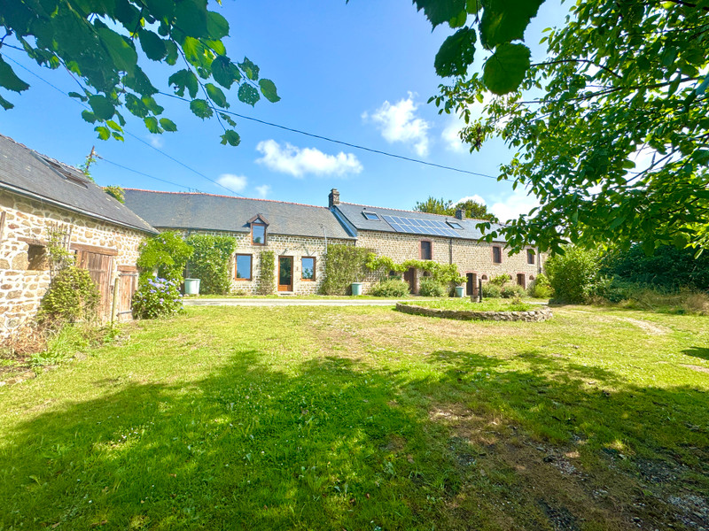 Maison à vendre à Pré-en-Pail-Saint-Samson, Mayenne - 199.999 € - photo 1