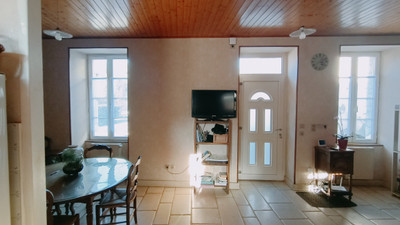 French property for sale in Mansle, Charente - €162,000 - photo 4