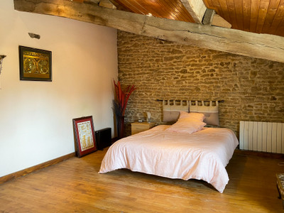 French property for sale in Beaulieu-sur-Sonnette, Charente - €144,900 - photo 3