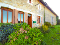 Maison à vendre à Nanteuil-en-Vallée, Charente - 108.000 € - photo 1