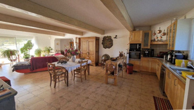 French property for sale in Avignon, Vaucluse - €798,000 - photo 3