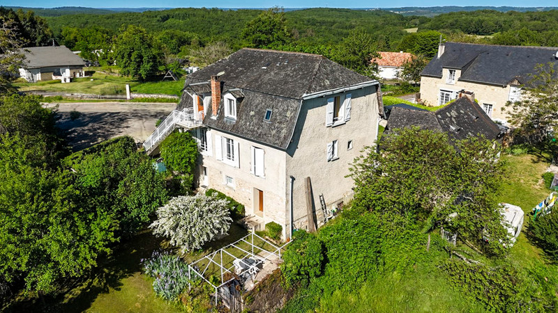 Maison à vendre à Terrasson-Lavilledieu, Dordogne - 275.000 € - photo 1