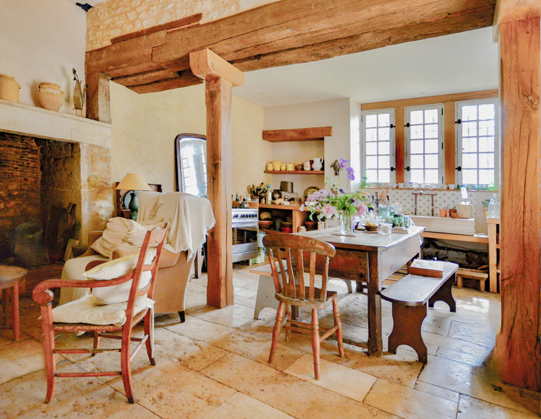 French property for sale in Coulaures, Dordogne - €1,150,000 - photo 7