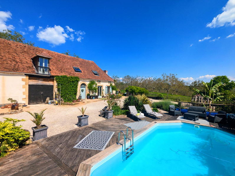 French property for sale in Nanthiat, Dordogne - €370,000 - photo 1