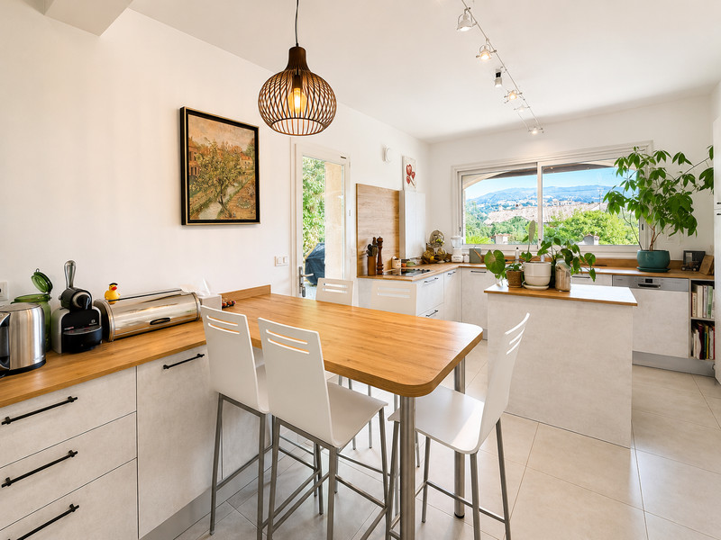 French property for sale in Grasse, Alpes-Maritimes - €675,000 - photo 2