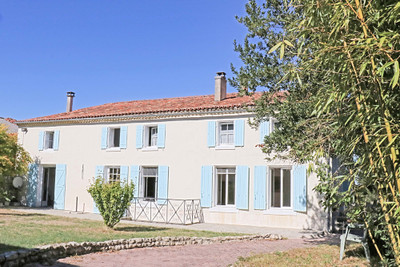 Maison à vendre à Paillé, Charente-Maritime, Poitou-Charentes, avec Leggett Immobilier