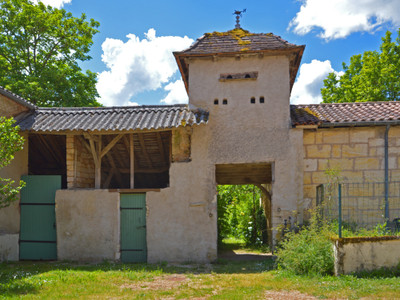 French property for sale in Savignac-les-Églises, Dordogne - €373,000 - photo 2