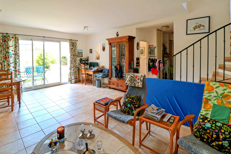 French property for sale in Saint-Hilaire-d'Ozilhan, Gard - €369,000 - photo 3