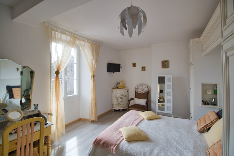 French property for sale in Terres-de-Haute-Charente, Charente - €152,600 - photo 4
