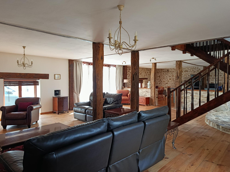 French property for sale in Janaillat, Creuse - €235,400 - photo 3