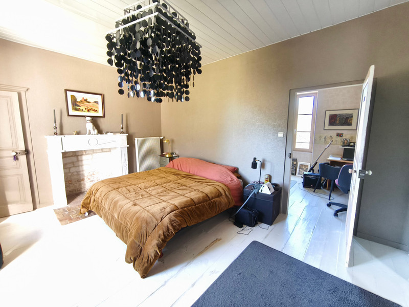 French property for sale in Charras, Charente - €381,600 - photo 5