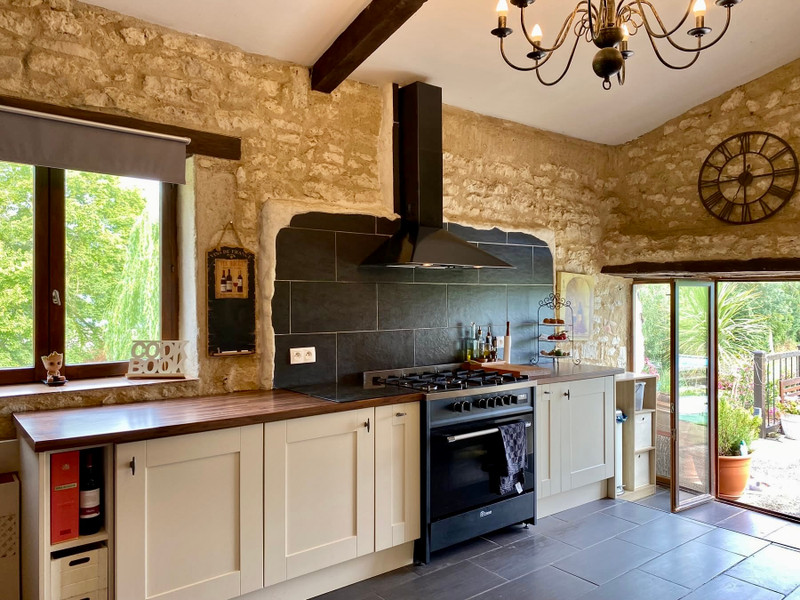French property for sale in Duras, Lot-et-Garonne - €561,750 - photo 4