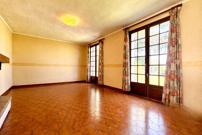 French property for sale in Saint-Léon-sur-l'Isle, Dordogne - €165,800 - photo 2